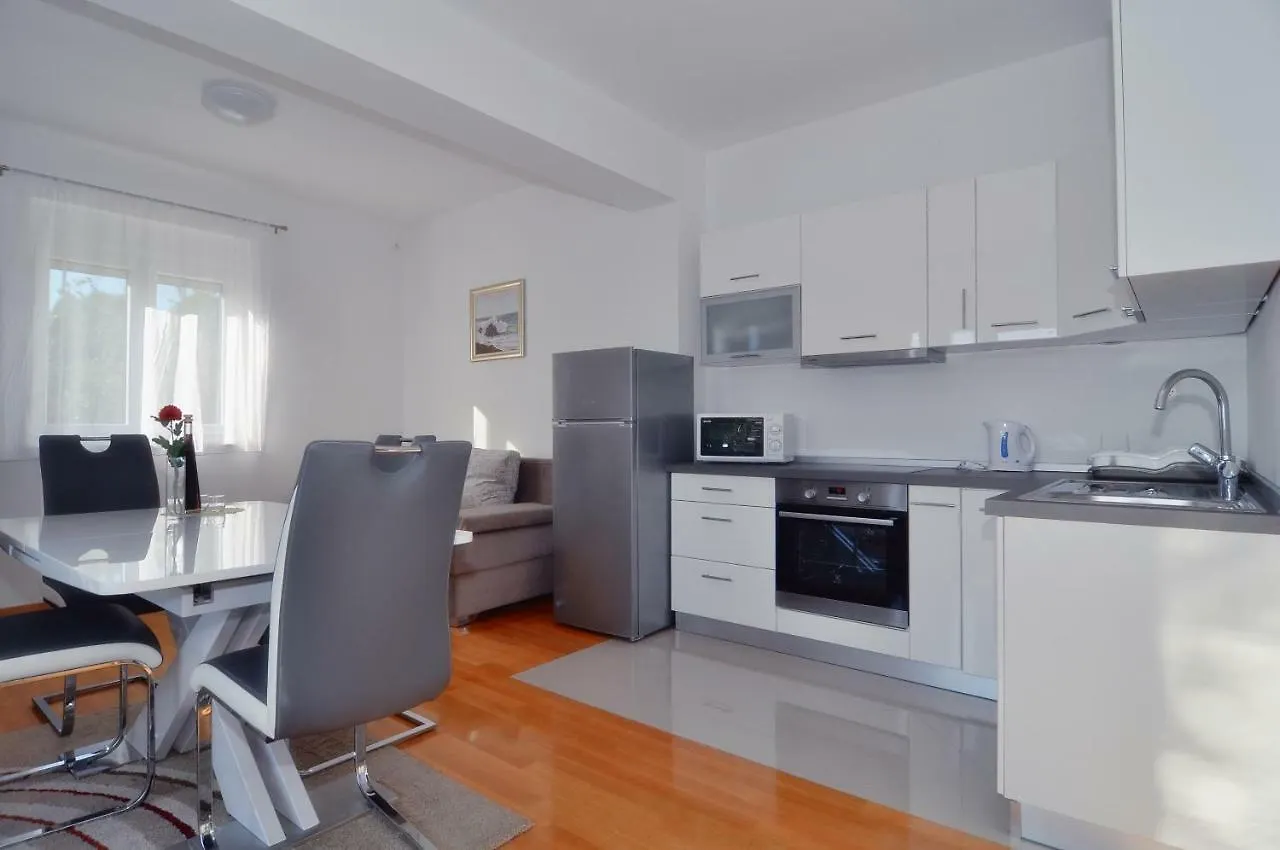 Apartments Edita